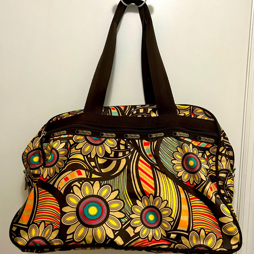lesportsac vintage mod flower pattern weekender / gym bag